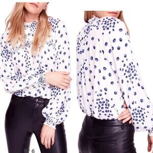 Free People small flowers in her hair ivory blue tunic shirt rushing